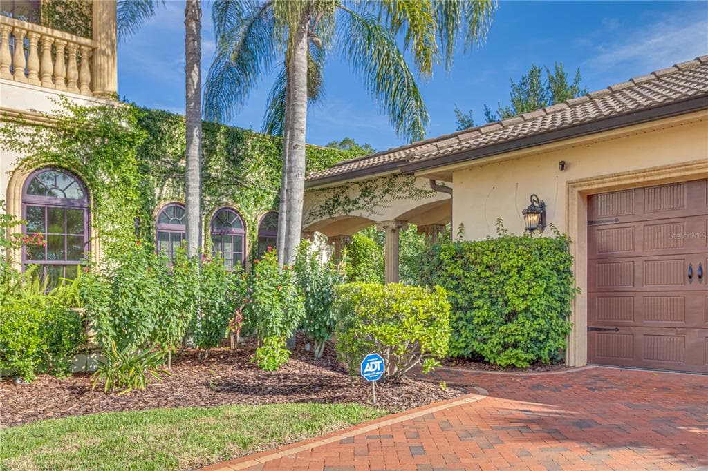 117 BELLAMERE PALMS COURT photo 9