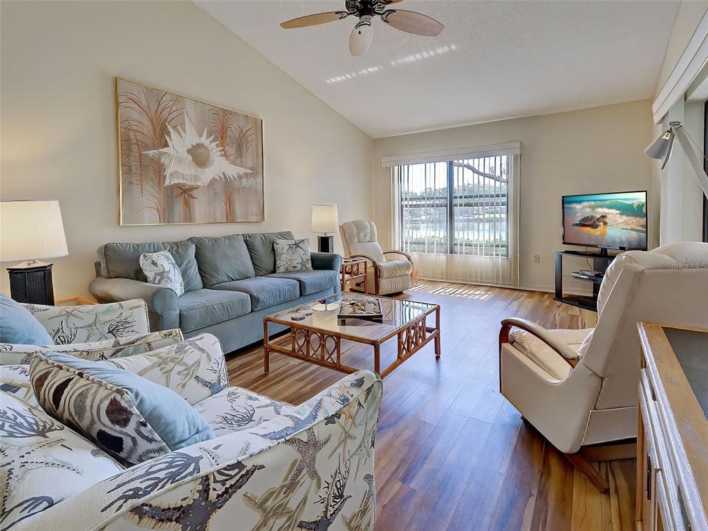 220 SOUTHAMPTON DRIVE 325 photo 16