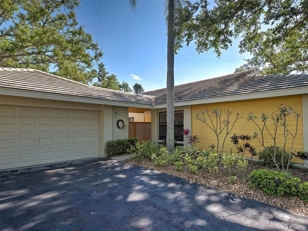 220 SOUTHAMPTON DRIVE 325 photo 1