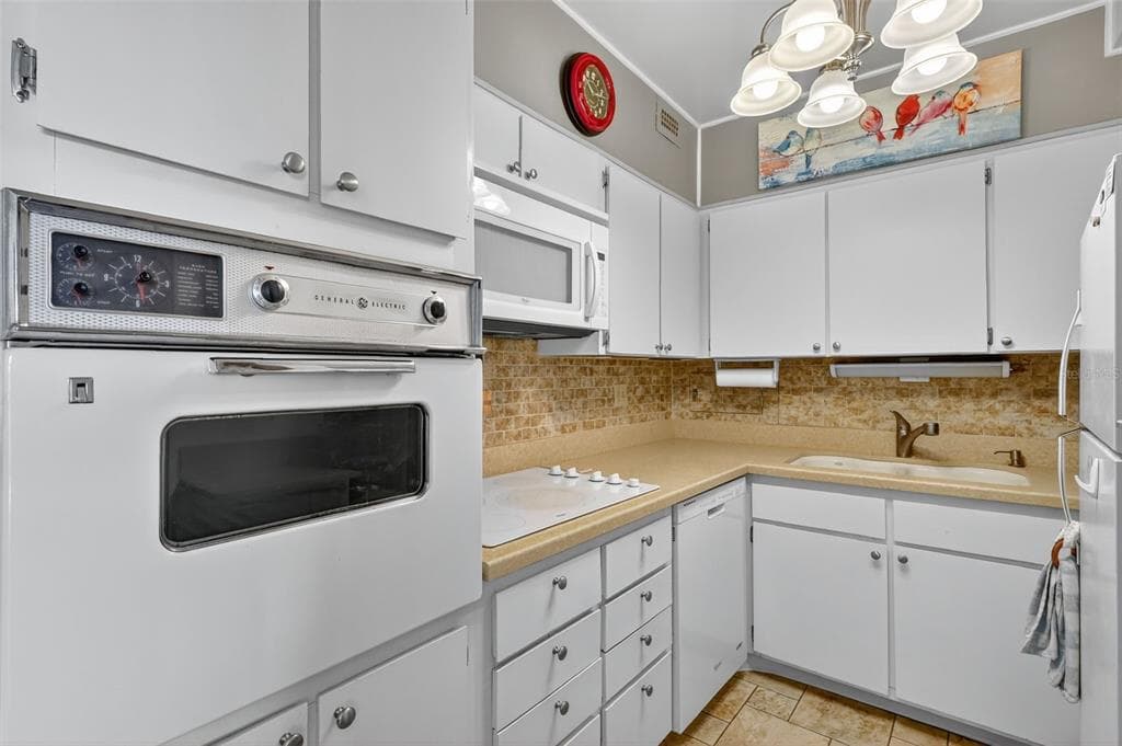 31 ISLAND WAY 408 photo 8