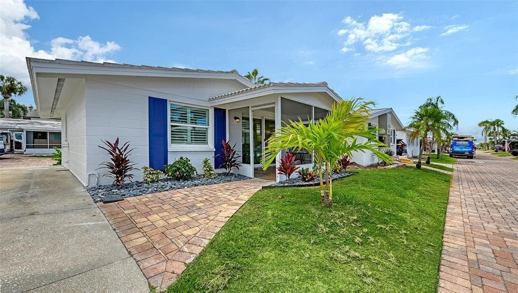 6020 MIDNIGHT PASS ROAD 63 photo 19