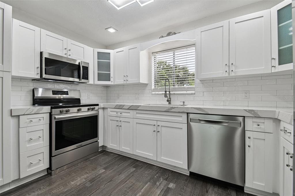 4036 CORTEZ DRIVE A photo 15