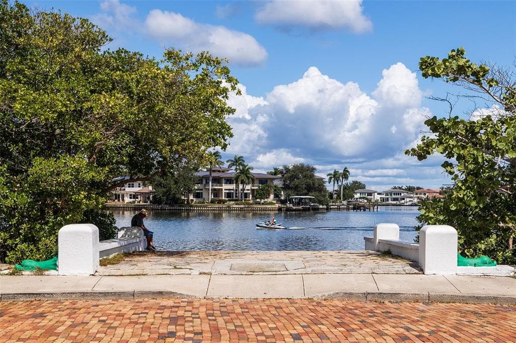 2400 COFFEE POT BOULEVARD NE photo 13