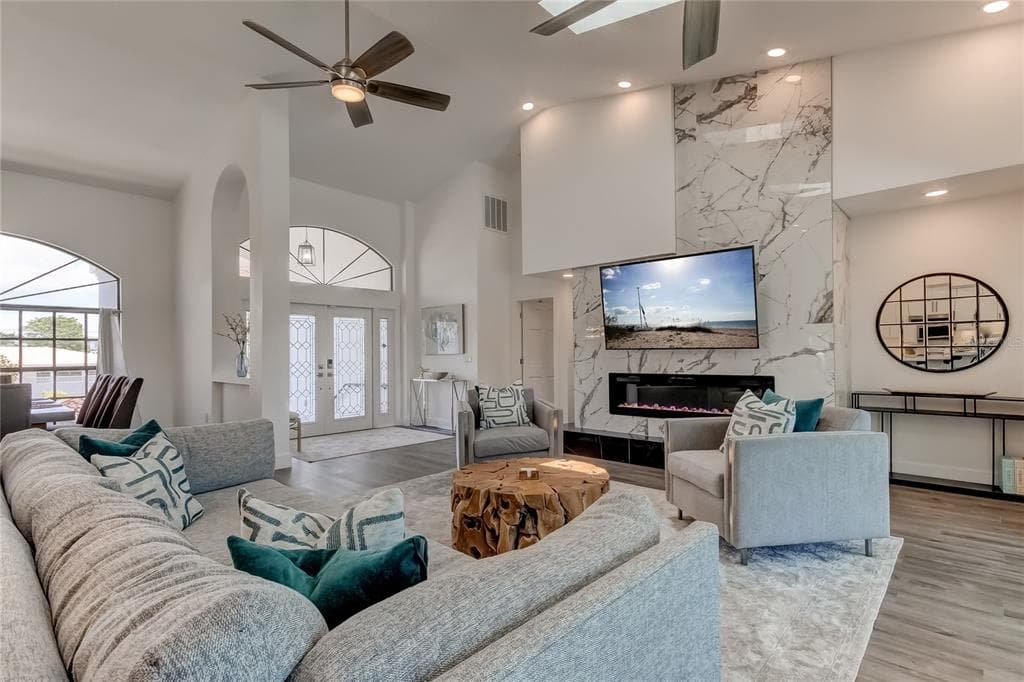 112 LEEWARD ISLAND 4