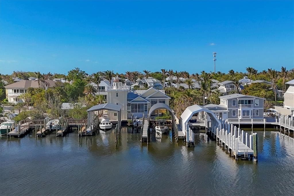 208 HARBOR DRIVE 5