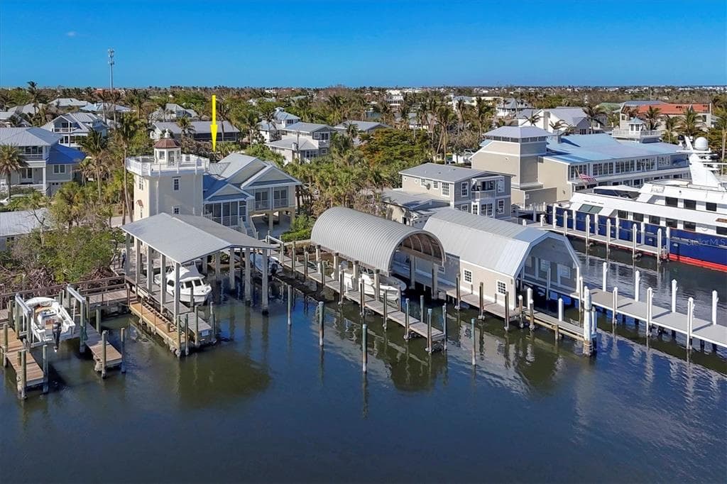 208 HARBOR DRIVE 4