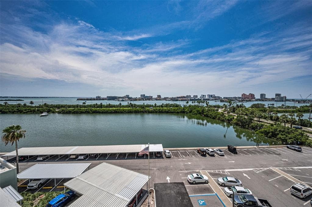 31 ISLAND WAY 605 photo 19