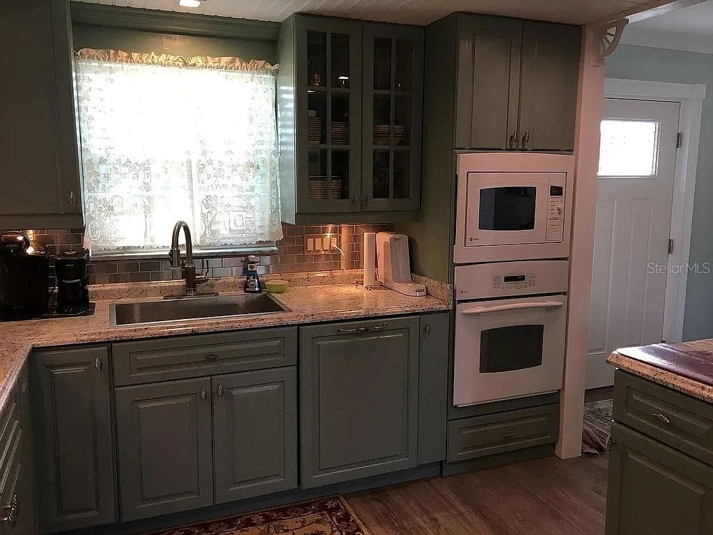 6480 ANGLE PLACE photo 6
