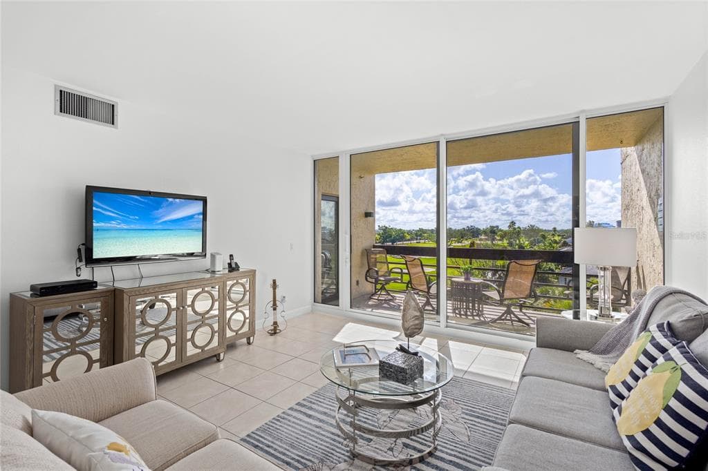 1065 GULF OF MEXICO DRIVE 402 photo 8