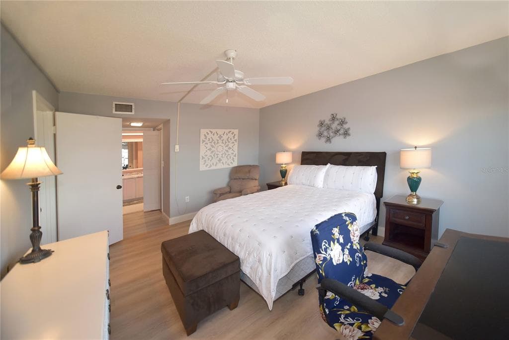 4900 BRITTANY DRIVE S 1003 photo 17