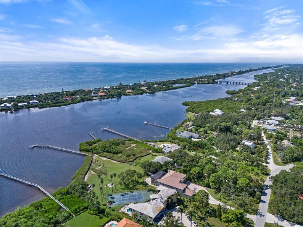 1930 BAYSHORE DRIVE photo 4