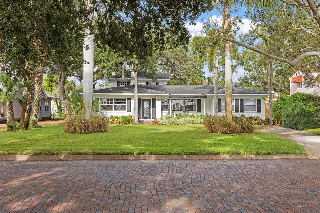 311 SUNSET DRIVE N 2