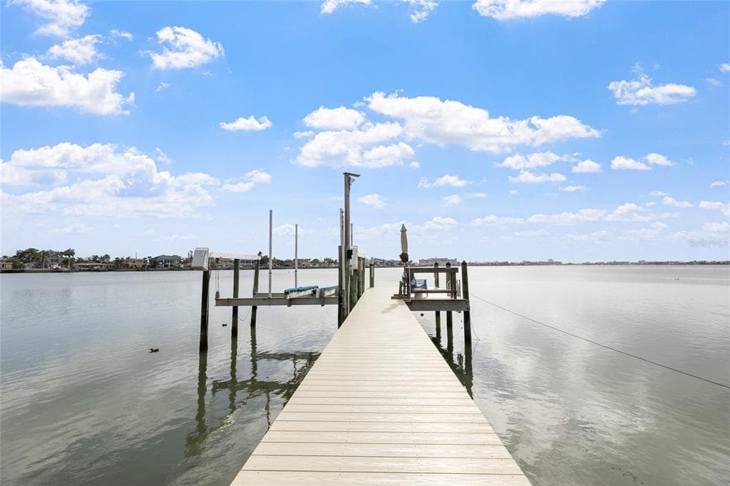 311 SUNSET DRIVE N 1