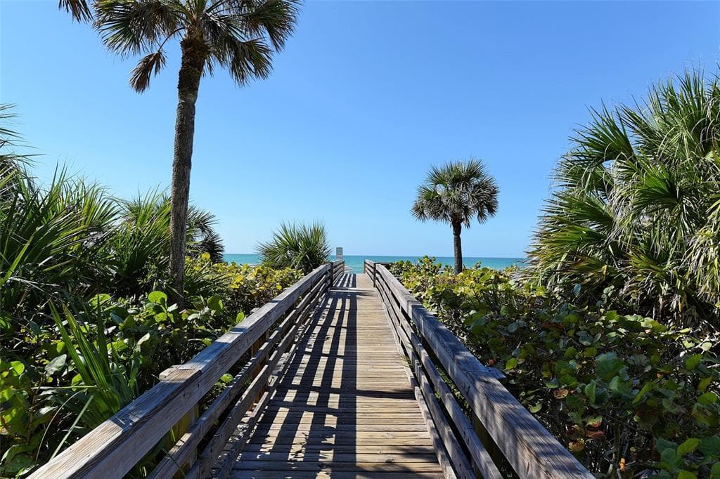 240 SANDS POINT ROAD 4205 photo 17