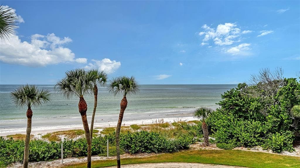 240 SANDS POINT ROAD 4205 photo 1