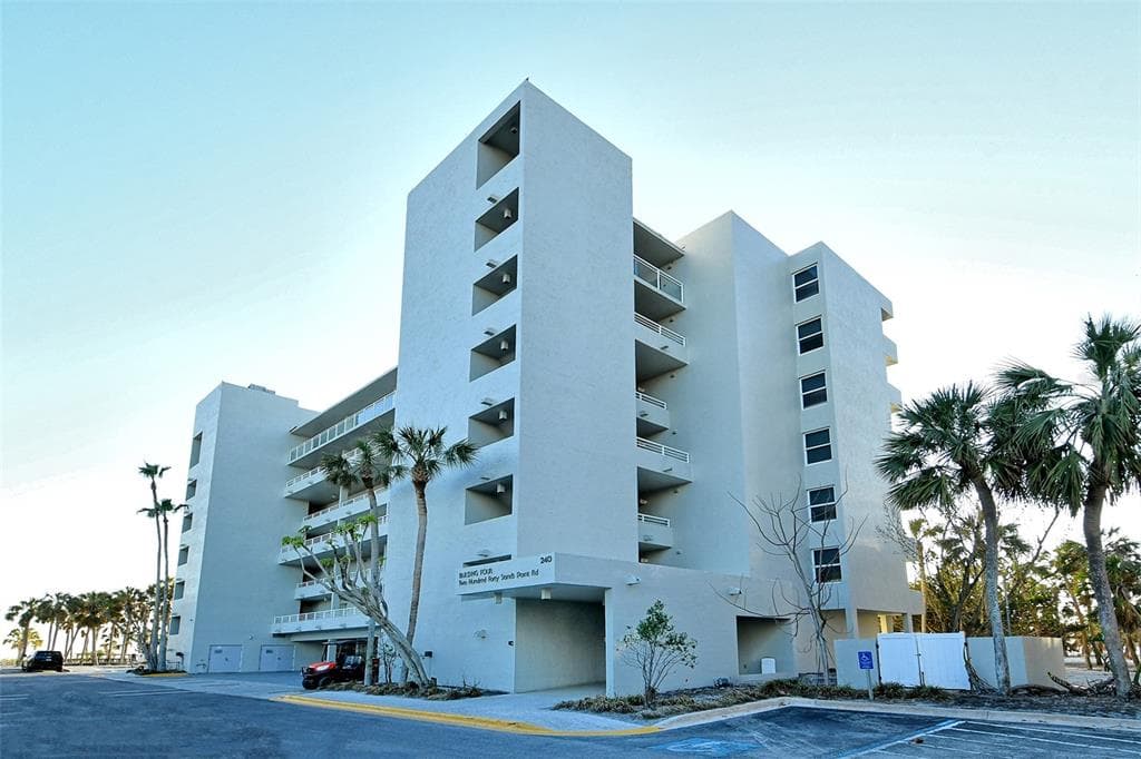 240 SANDS POINT ROAD 4205 photo 4