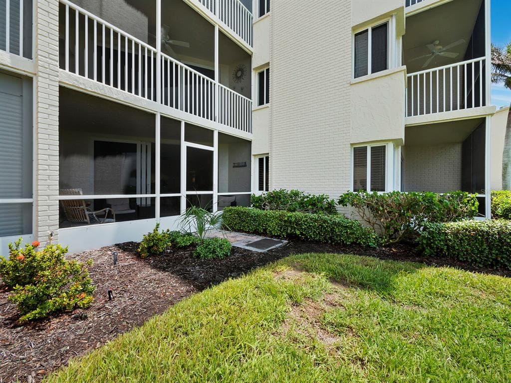 4825 GULF OF MEXICO DRIVE 105 photo 18