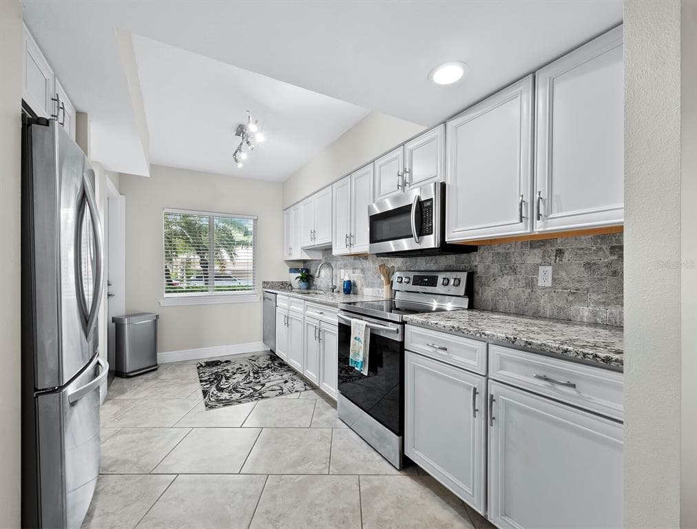 4825 GULF OF MEXICO DRIVE 105 photo 8