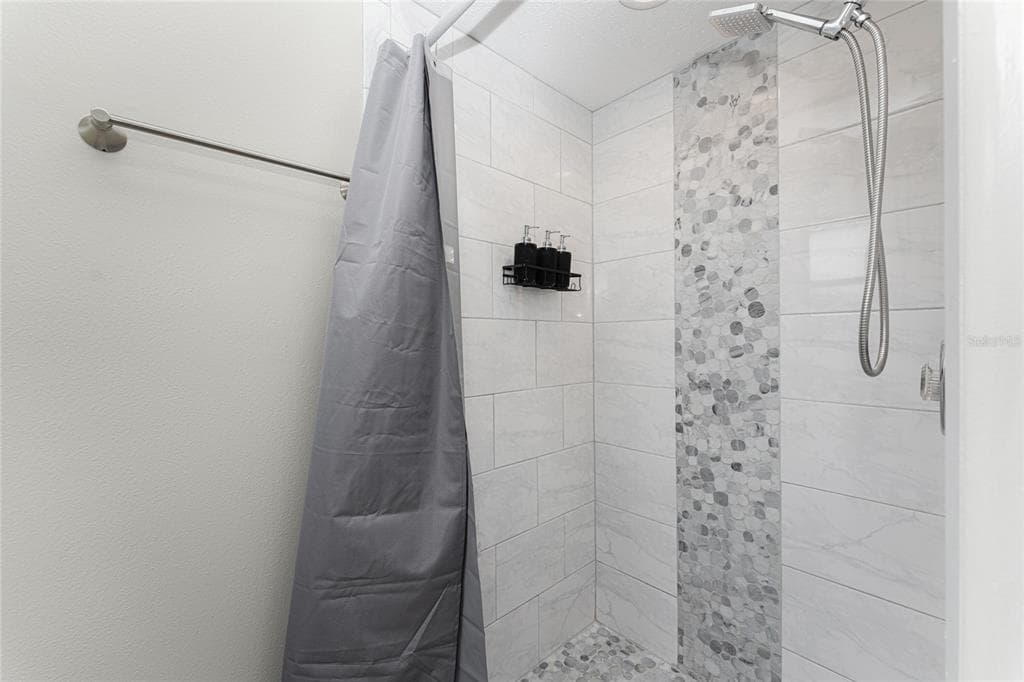 88 OAKLAND HILLS PLACE photo 25