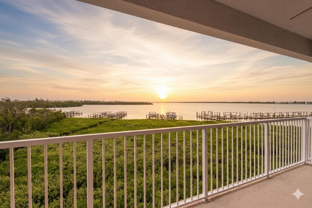 1420 BEACH ROAD 204 photo 8