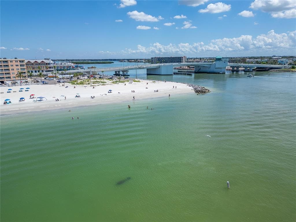 10178 GULF BOULEVARD photo 22
