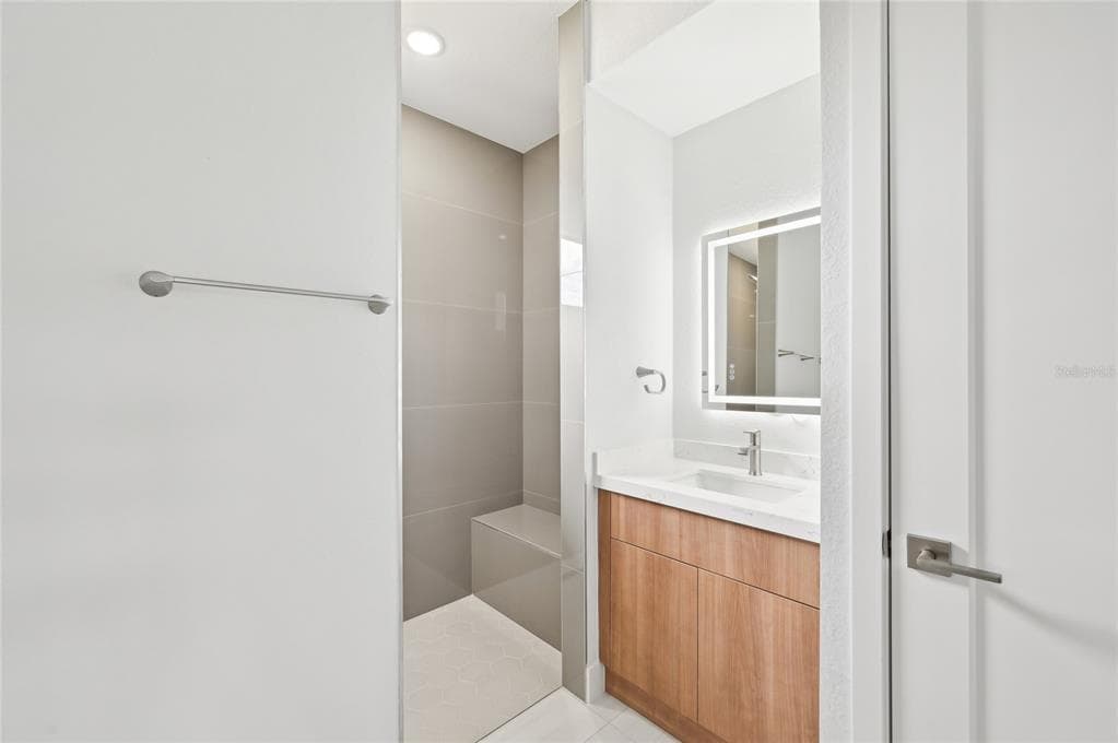 9516 PRESIDENT CIRCLE photo 20