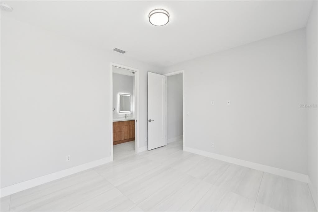 9516 PRESIDENT CIRCLE photo 25