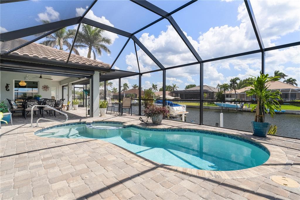 571 PORT BENDRES DRIVE photo 6