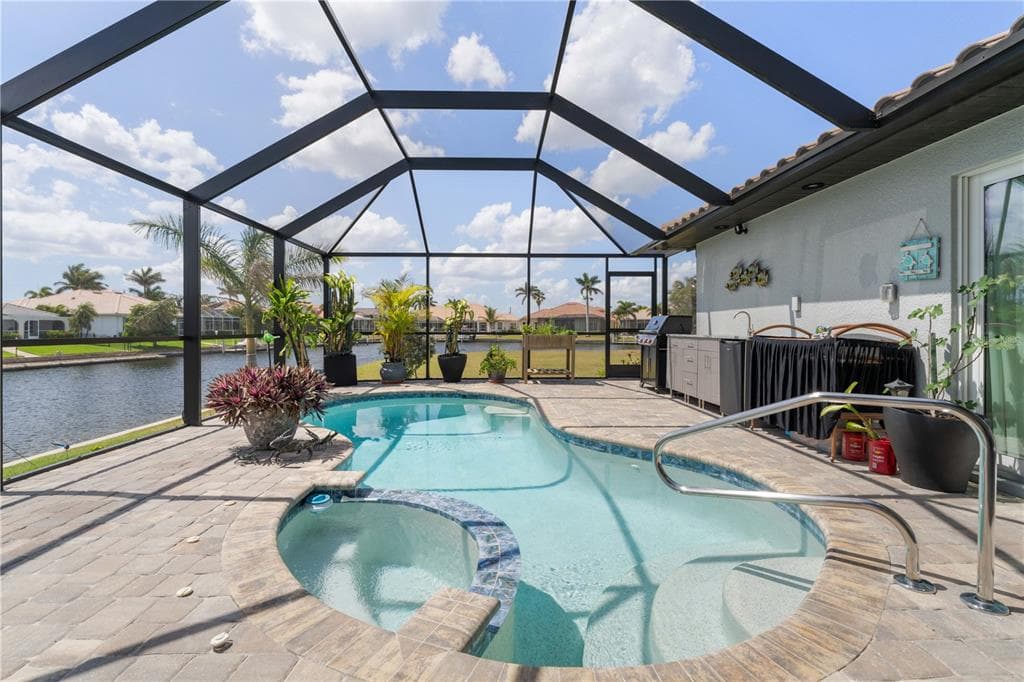 571 PORT BENDRES DRIVE photo 9