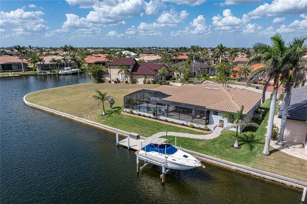 571 PORT BENDRES DRIVE 4