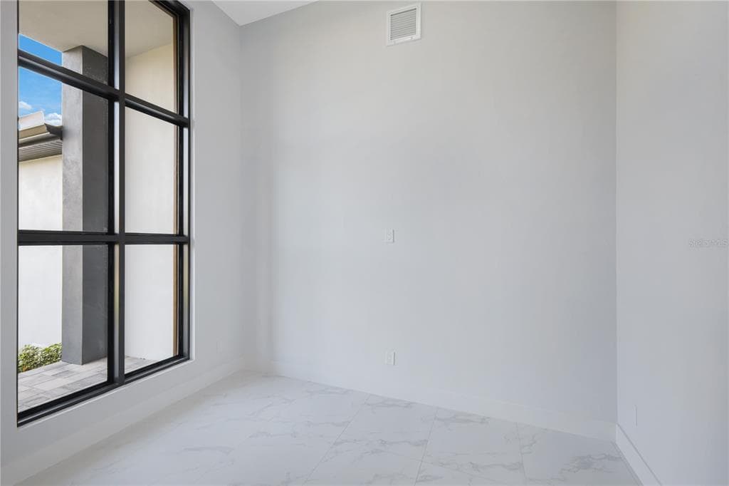 10123 BOYLSTON STREET photo 23