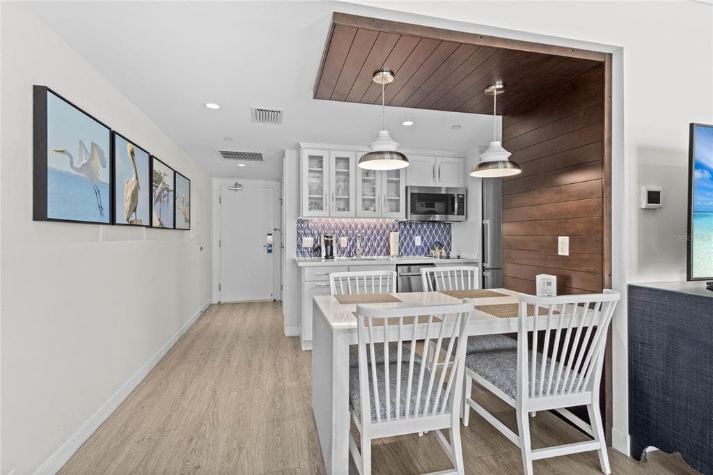 230 SANDS POINT ROAD 3205 photo 13