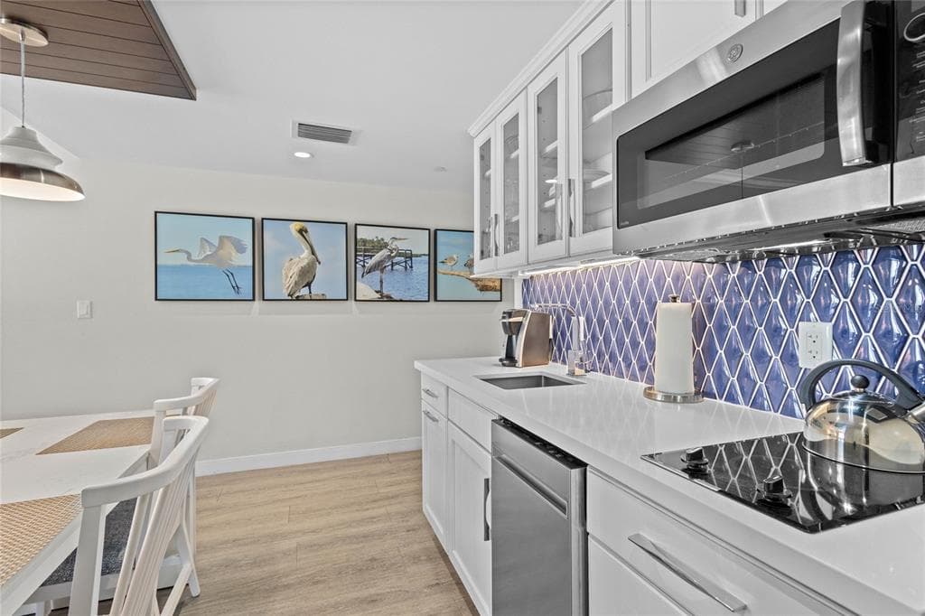 230 SANDS POINT ROAD 3205 photo 15