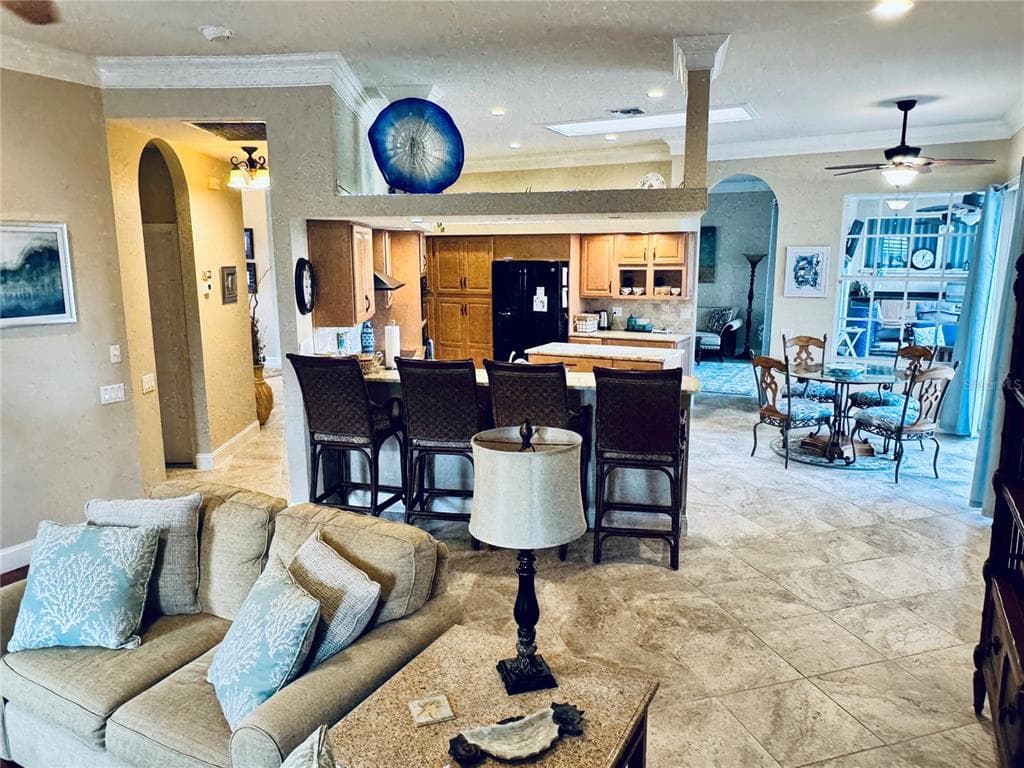 1024 SAN MATEO DRIVE 5