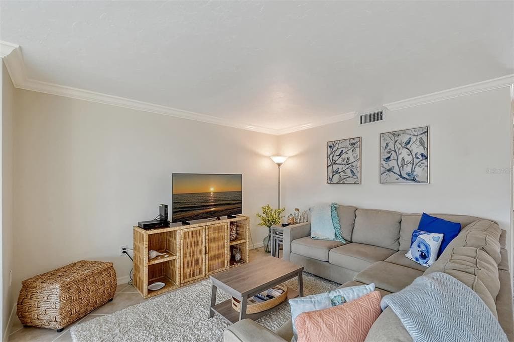 8710 MIDNIGHT PASS ROAD 405 photo 22