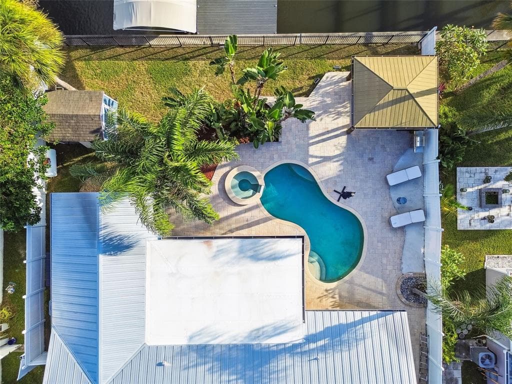 8708 THORNWOOD LANE 4