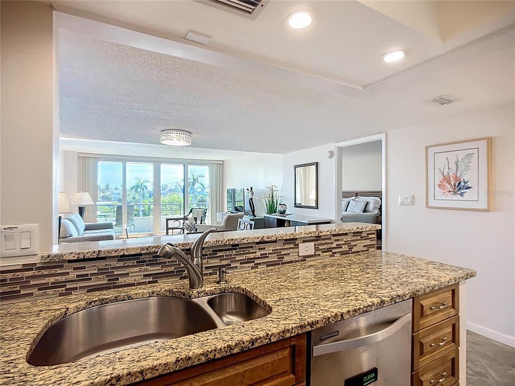 6415 MIDNIGHT PASS ROAD 306 photo 17