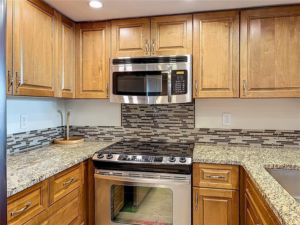 6415 MIDNIGHT PASS ROAD 306 photo 16