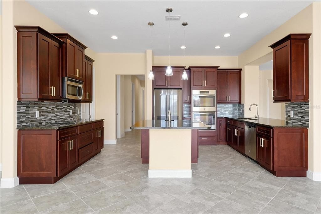 870 SPINNAKER WAY photo 16
