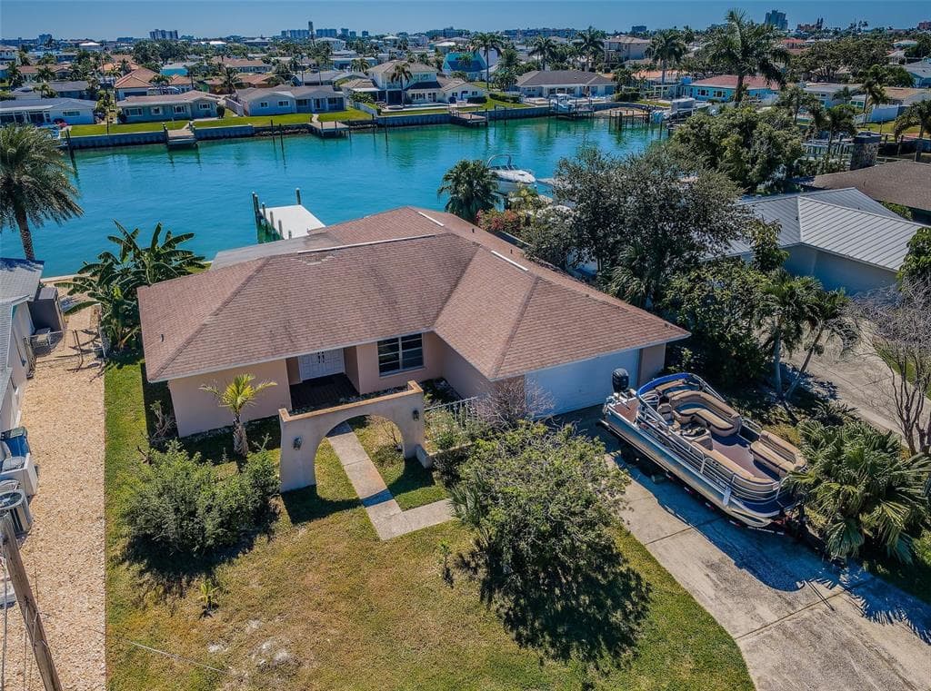 755 CAPRI BOULEVARD 3