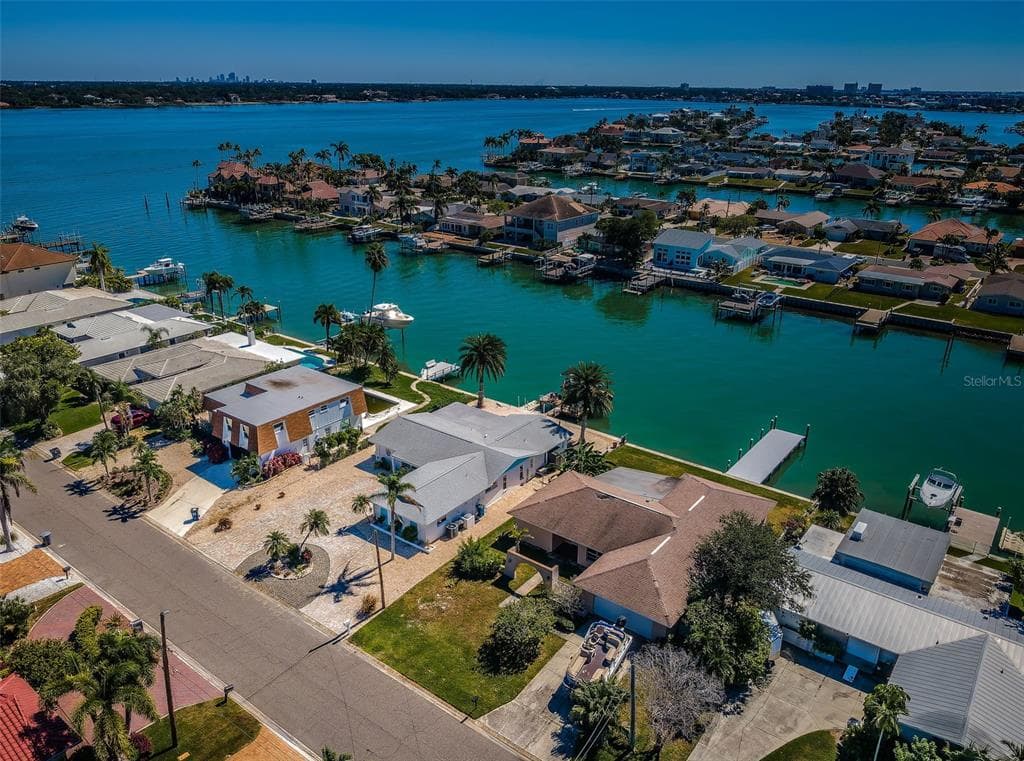 755 CAPRI BOULEVARD 1