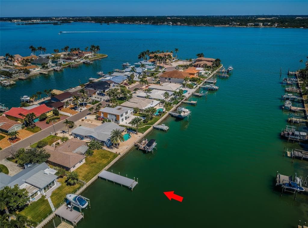 755 CAPRI BOULEVARD 4