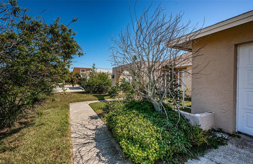 755 CAPRI BOULEVARD photo 8