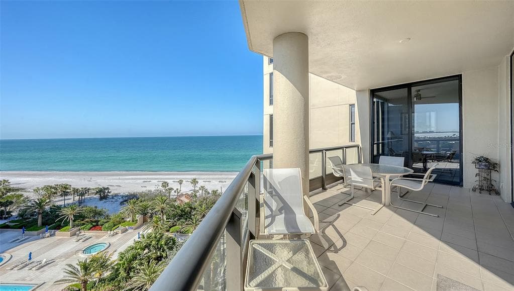 1241 GULF OF MEXICO DRIVE 803 photo 3
