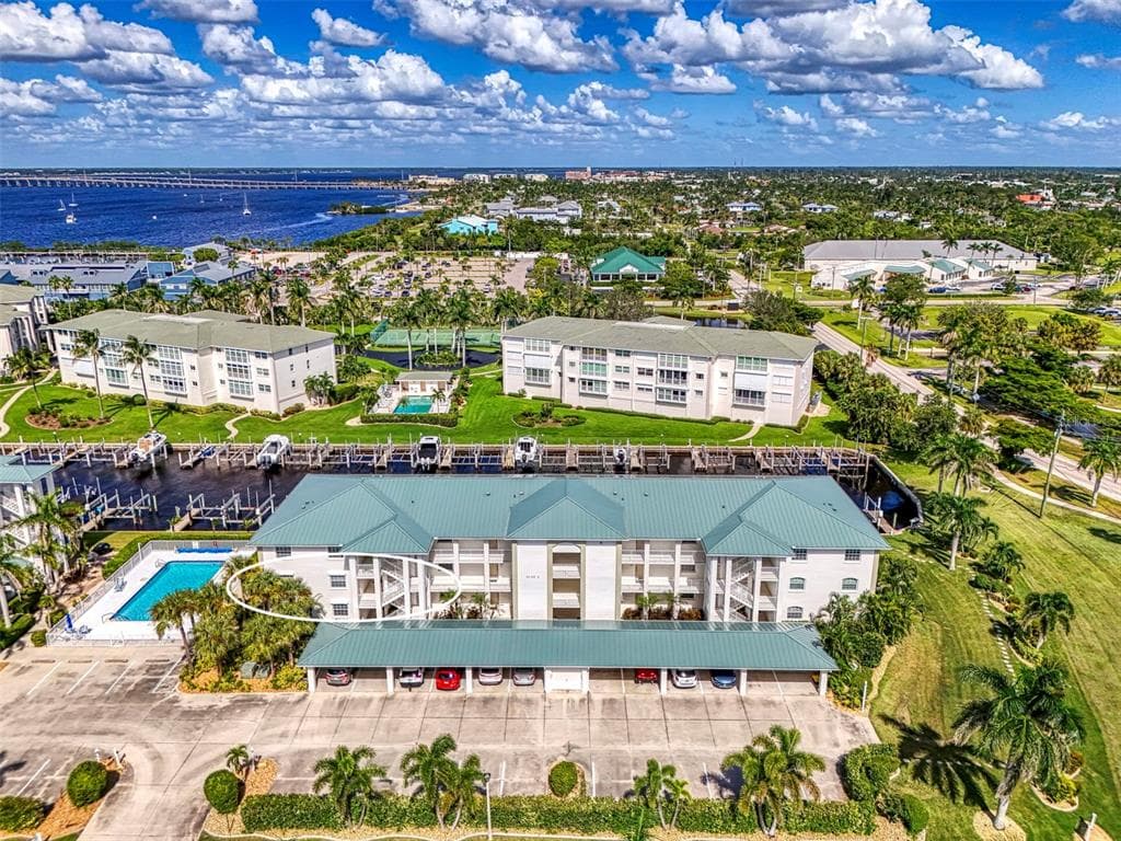 130 BREAKERS COURT #221 1