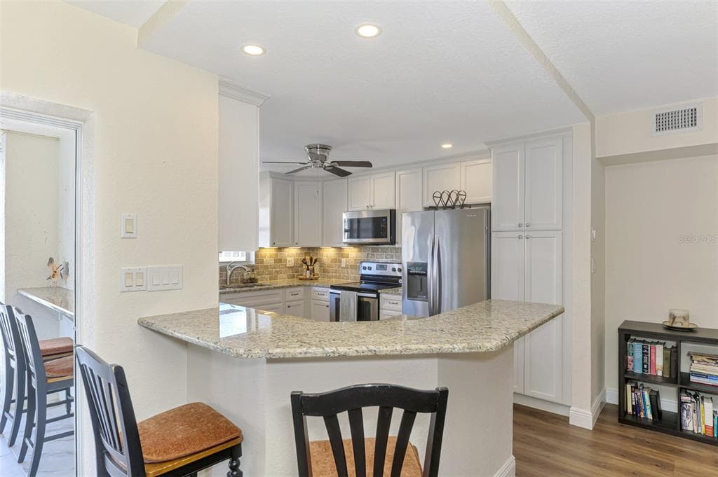 130 BREAKERS COURT 221 photo 20