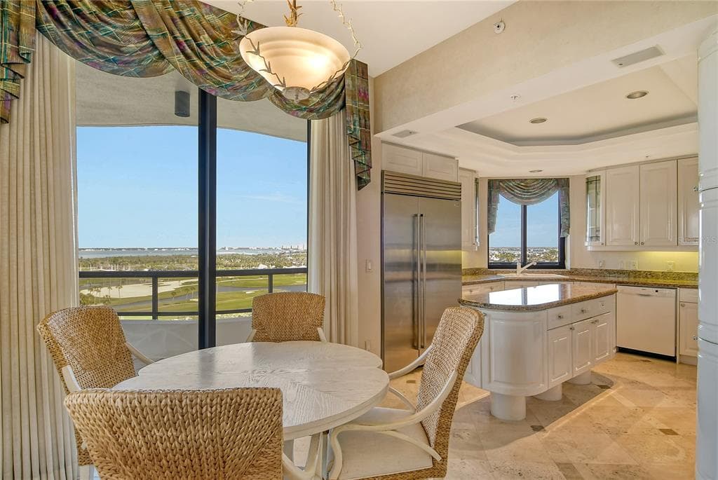 435 L AMBIANCE DRIVE L807 photo 24