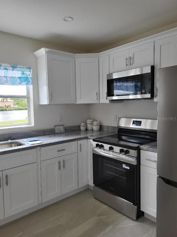 828 BLUE HERON BOULEVARD photo 11