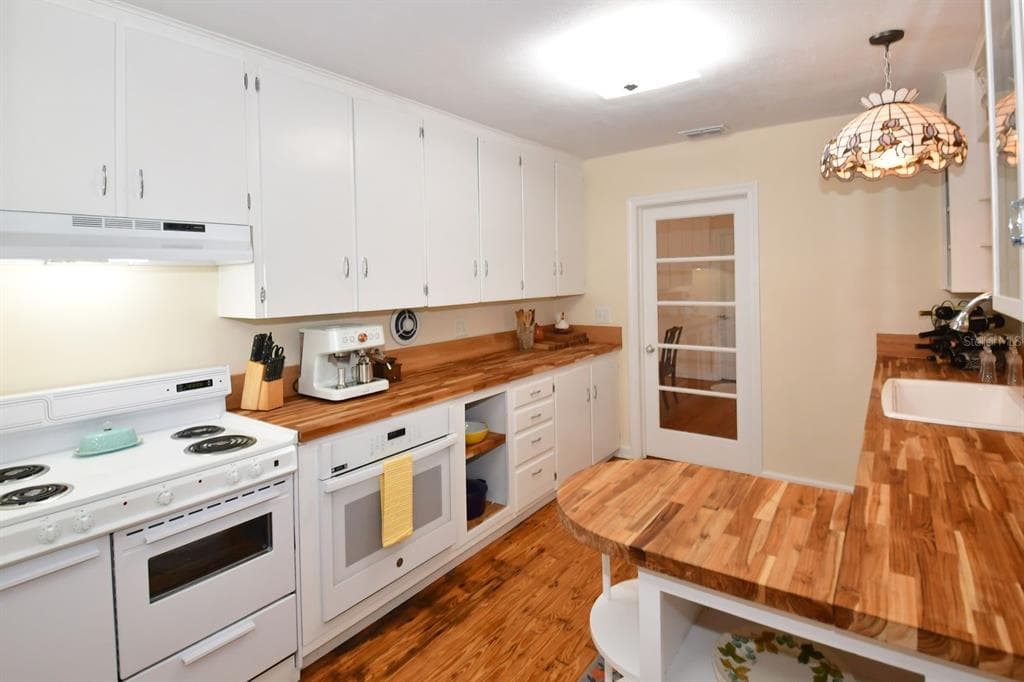 160 BAYSHORE DRIVE photo 23