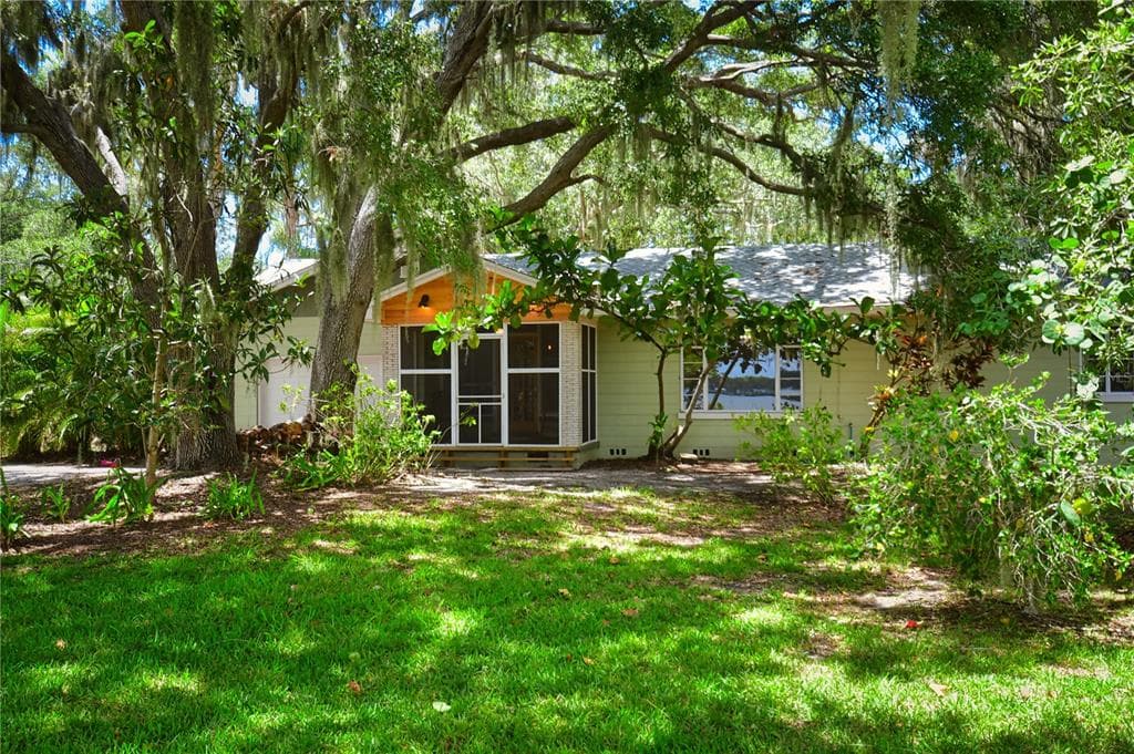 160 BAYSHORE DRIVE 1